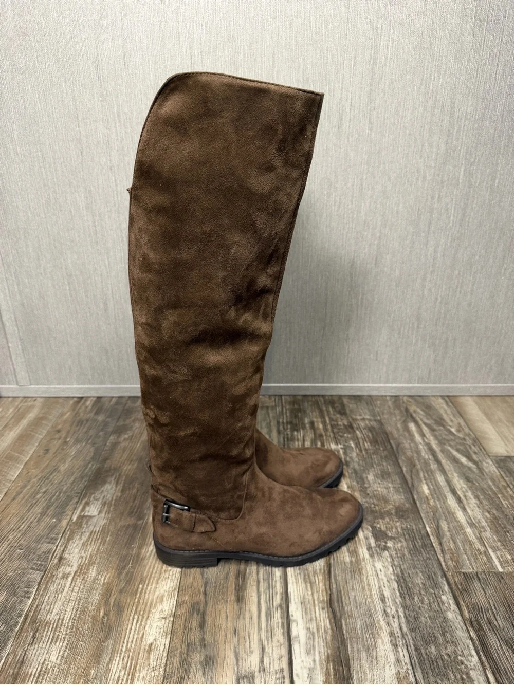Bass Women's Brown Knee-High Boots - Classic Riding Style